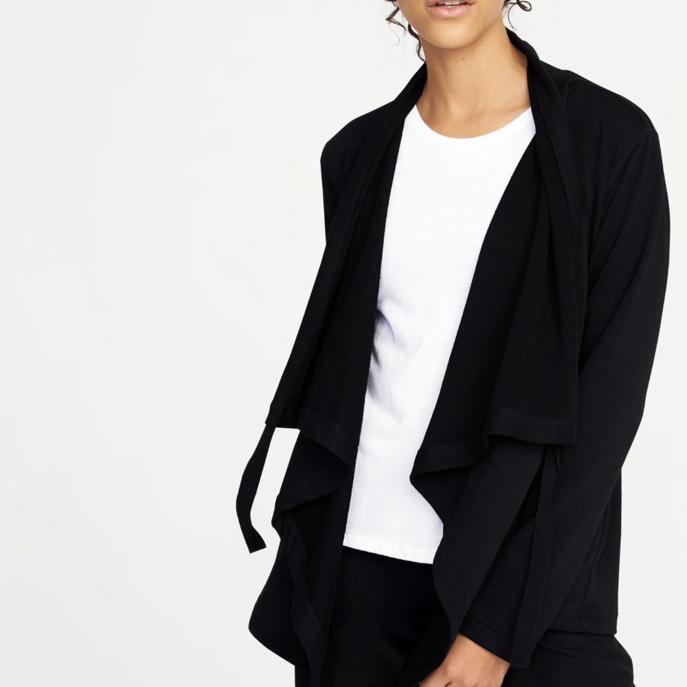 Cinched collar open front wrap
